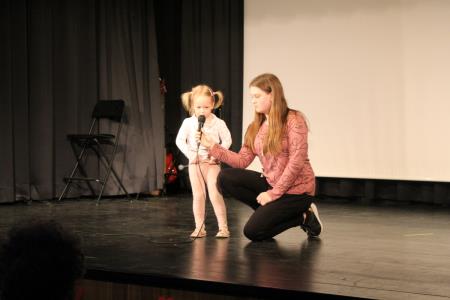 »Mamica je kakor zarja« (31)